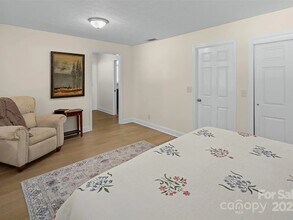 4075 Little River Rd in Hendersonville, NC - Building Photo - Building Photo
