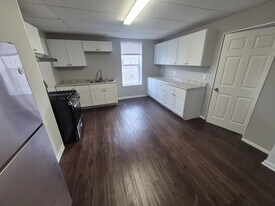 132 Evergreen Ave in Southgate, KY - Building Photo