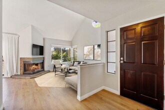 9250 Towne Centre Dr in San Diego, CA - Building Photo - Building Photo