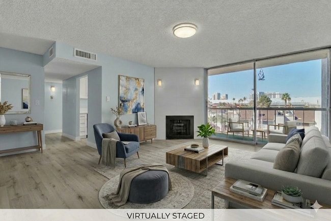 property at 725 N Royal Crest Cir