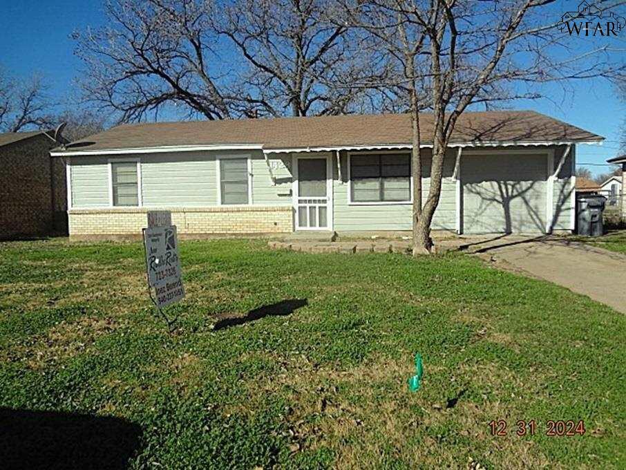 1428 Harris Ln in Wichita Falls, TX - Building Photo