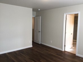 2783 Moore St in Enumclaw, WA - Building Photo - Building Photo