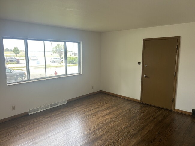 4872 N 91st St in Milwaukee, WI - Foto de edificio - Building Photo
