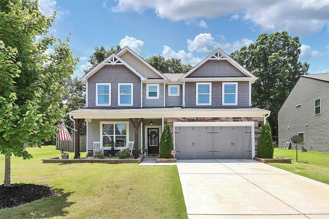 149 Kingston Dr in Mount Holly, NC - Building Photo