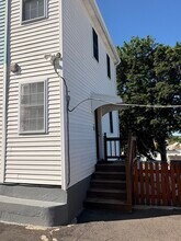 16 Mount Vernon St, Unit 2 in Peabody, MA - Building Photo - Building Photo