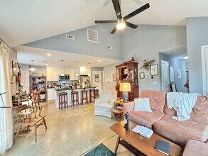 109 S Pinyon Point in Fayetteville, AR - Building Photo - Building Photo