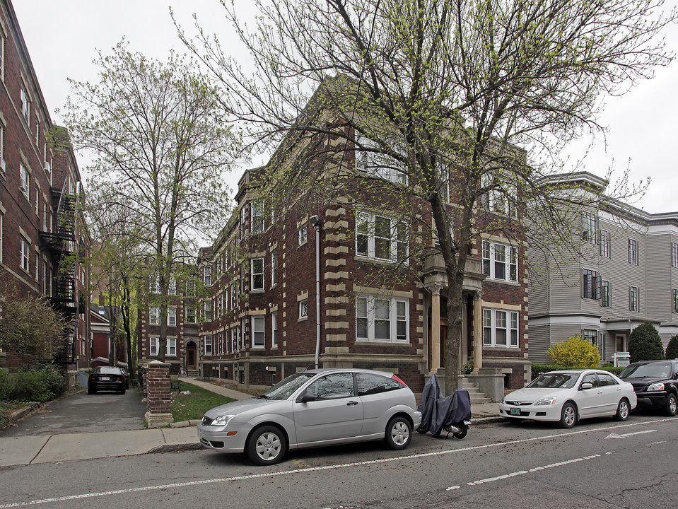 11-13 Ellery St in Cambridge, MA - Building Photo