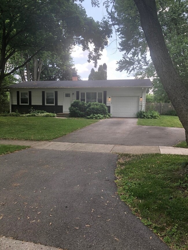 property at 30W215 Allister Ln