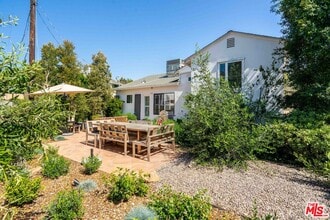 741 Chautauqua Blvd in Los Angeles, CA - Building Photo - Building Photo