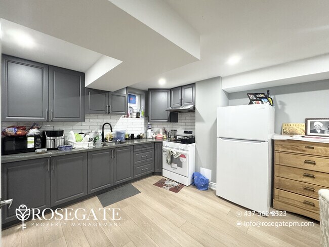 11 Sir David Pl in Brampton, ON - Building Photo - Building Photo