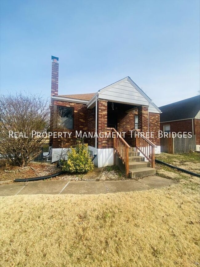 property at 3636 Eminence Blvd