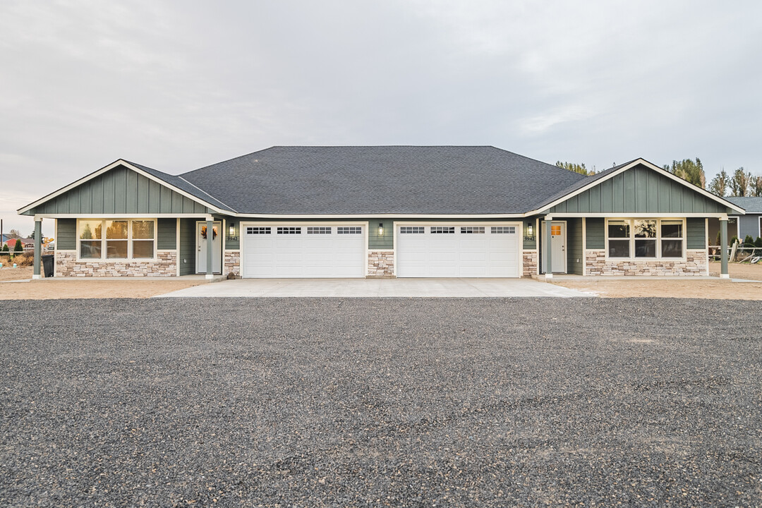 9942 Morgan Rd NE in Moses Lake, WA - Building Photo