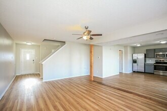8138 States Bend Dr in Indianapolis, IN - Building Photo - Building Photo