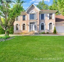1600 Old Drummer Boy Ln in Fort Washington, MD - Building Photo