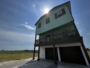 162 La Concha Blvd in Port Aransas, TX - Foto de edificio - Building Photo