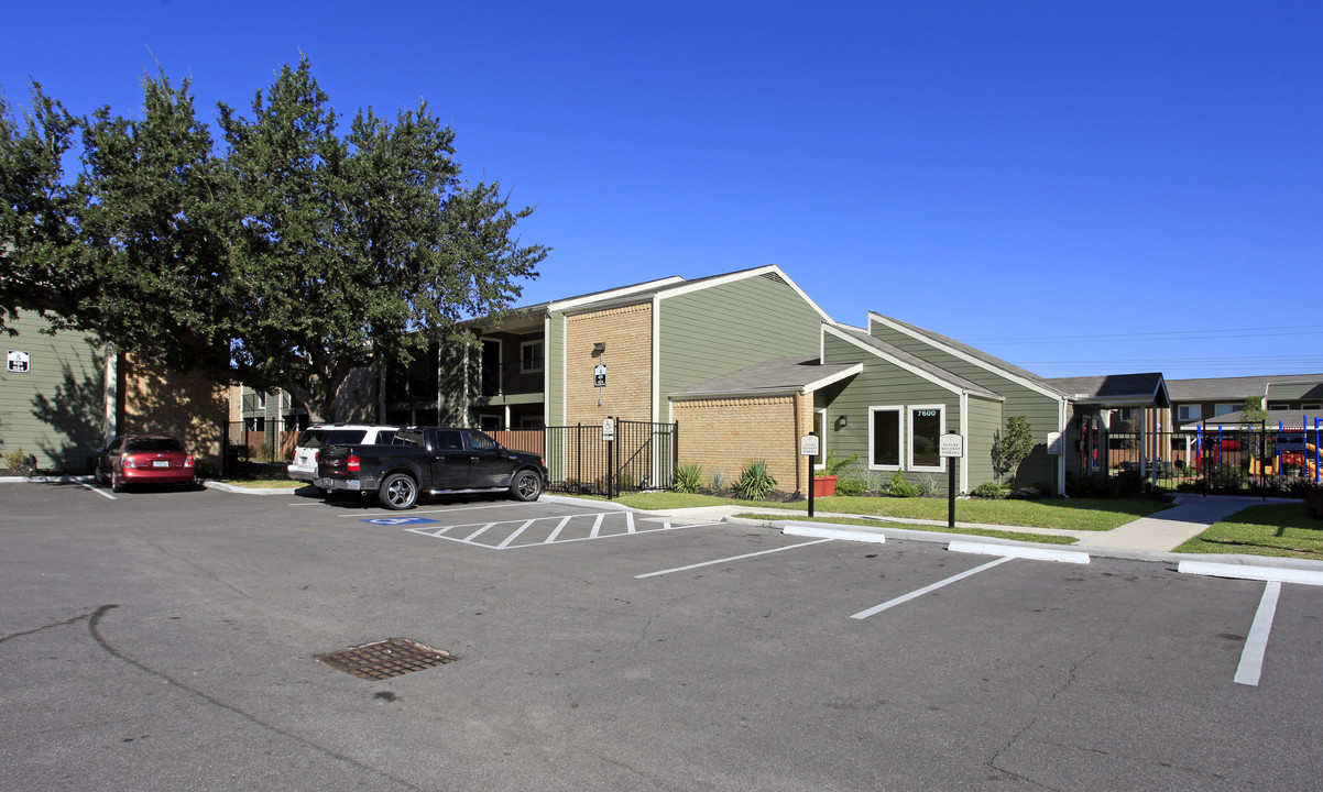 The Reserve at Creekbend Apartments in Houston, TX - Building Photo