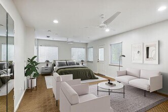 5102 W Mockingbird Ln in Dallas, TX - Building Photo - Building Photo