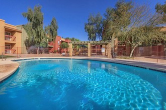 San Giovanni Apartments in Phoenix, AZ - Building Photo - Building Photo