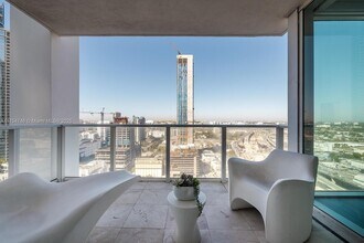 1040 Biscayne Blvd, Unit 3306 in Miami, FL - Building Photo - Building Photo