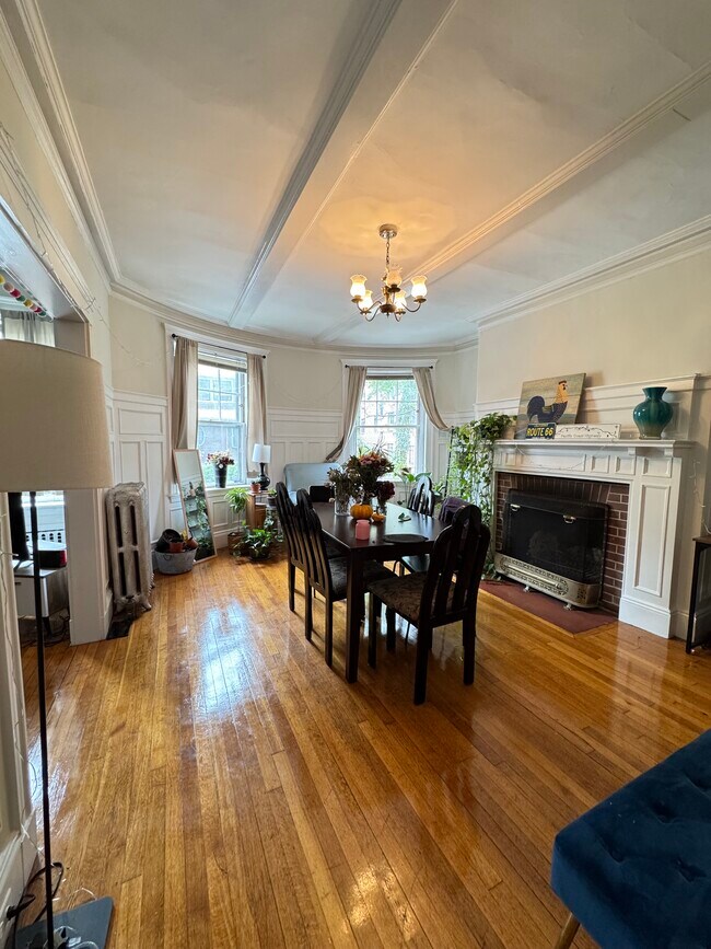 104 Strathmore Rd, Unit 1