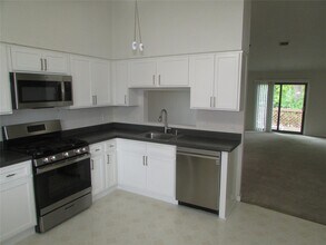 1 Walnut Ct in Fishkill, NY - Building Photo - Building Photo