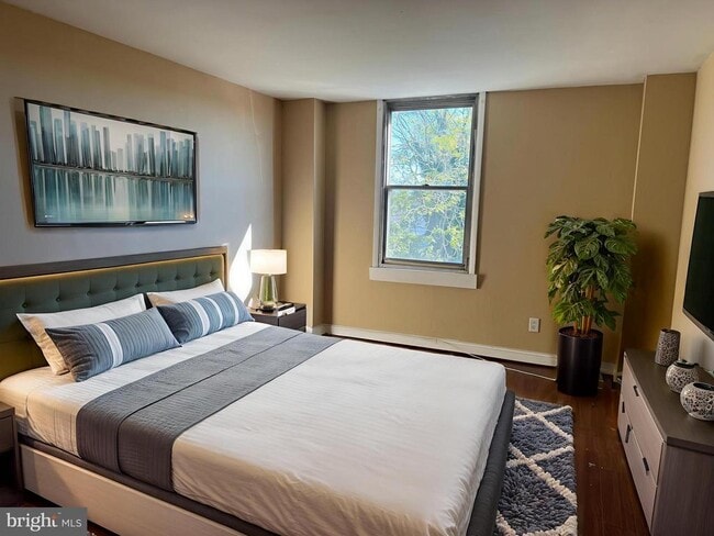 property at 4600 Duke St