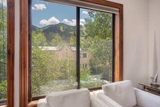 725 E Main St in Aspen, CO - Building Photo - Building Photo