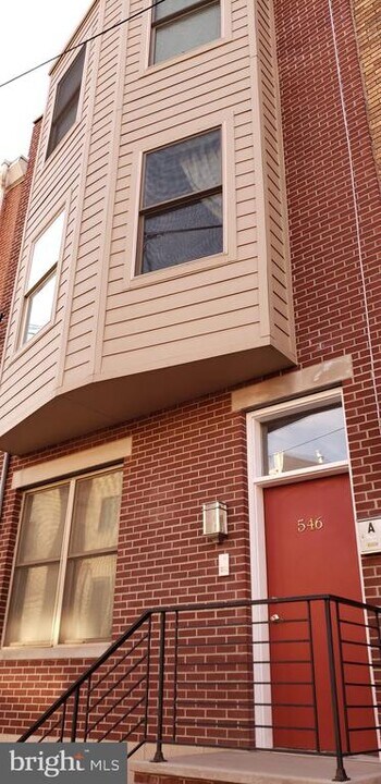 546 N 12th St in Philadelphia, PA - Building Photo