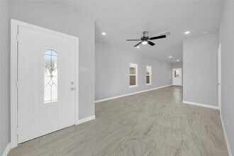 7987 Chateau St in Houston, TX - Building Photo - Building Photo