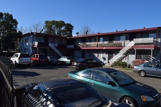 5756-5760 Nina Way in Sacramento, CA - Building Photo - Building Photo