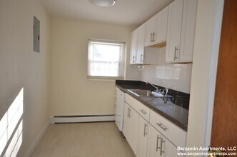 339 Massachusetts Ave, Unit 10 in Arlington, MA - Building Photo - Building Photo