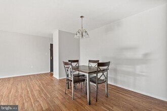 561 Florida Ave in Herndon, VA - Building Photo - Building Photo