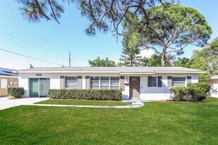 2145 68th Ave S in St. Petersburg, FL - Building Photo
