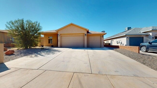 490 Montecito Dr in Alamogordo, NM - Building Photo - Building Photo
