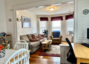 223 Summer St, Unit 3R in Somerville, MA - Building Photo - Building Photo