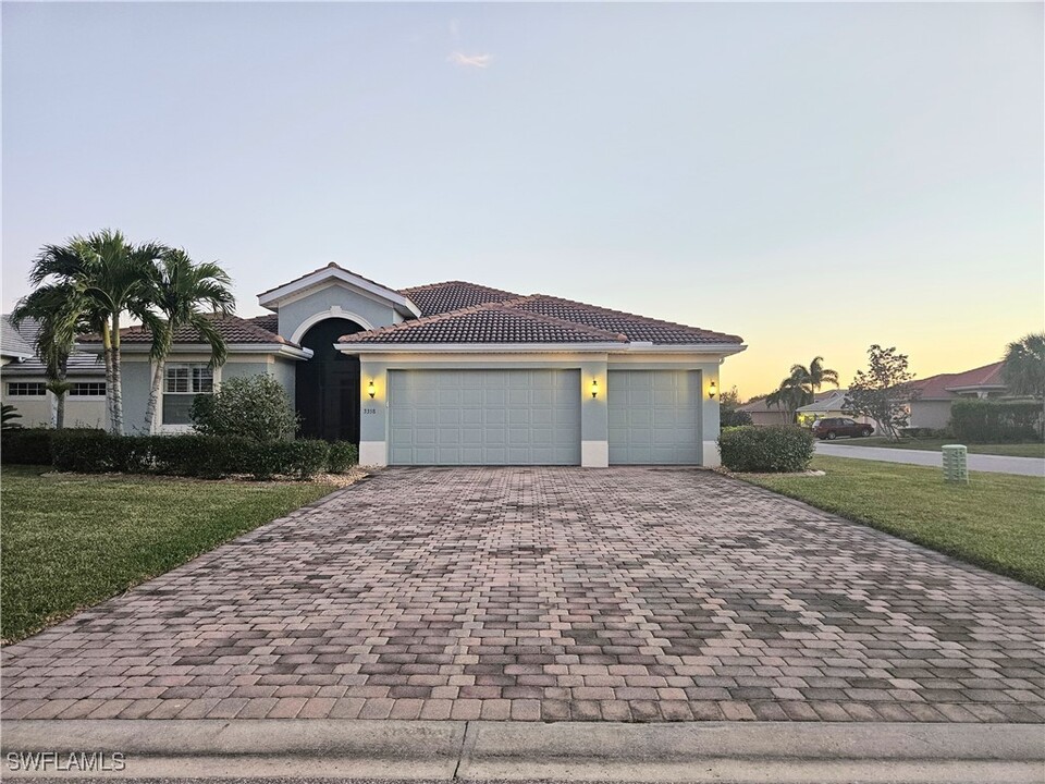 3358 Magnolia Landing Ln in North Fort Myers, FL - Foto de edificio