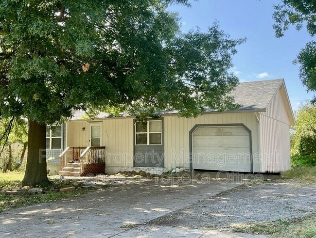 property at 2409 SE Adams St