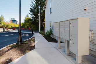 Harley Townhomes in Oregon City, OR - Building Photo - Building Photo