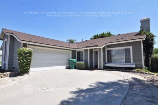 28623 Newcastle Rd in Highland, CA - Building Photo