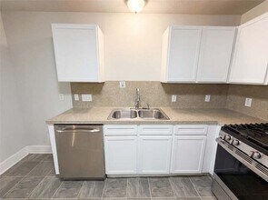 414 Binnacle Way in Crosby, TX - Building Photo - Building Photo