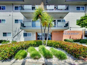 PARKWEST APARTMENTS in San Leandro, CA - Building Photo - Building Photo