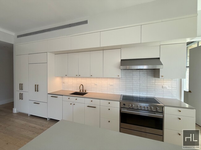 BROOME STREET in New York, NY - Building Photo - Building Photo