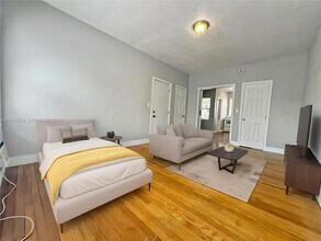 315 W 28th St, Unit 8 in Miami Beach, FL - Foto de edificio - Building Photo