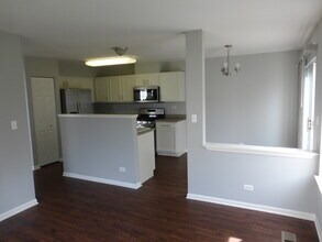 4676 Magnolia Ln in Lake In The Hills, IL - Building Photo - Building Photo