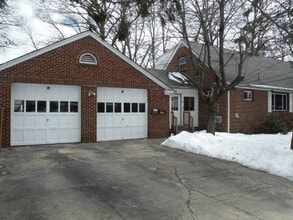 60 Longue Vue Ave, Unit 2 in North Providence, RI - Building Photo - Building Photo