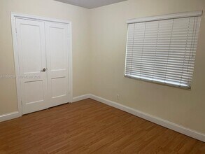 815 W 40th St in Miami Beach, FL - Foto de edificio - Building Photo