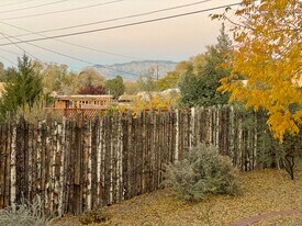 732 Loma Vista Dr NE in Albuquerque, NM - Building Photo