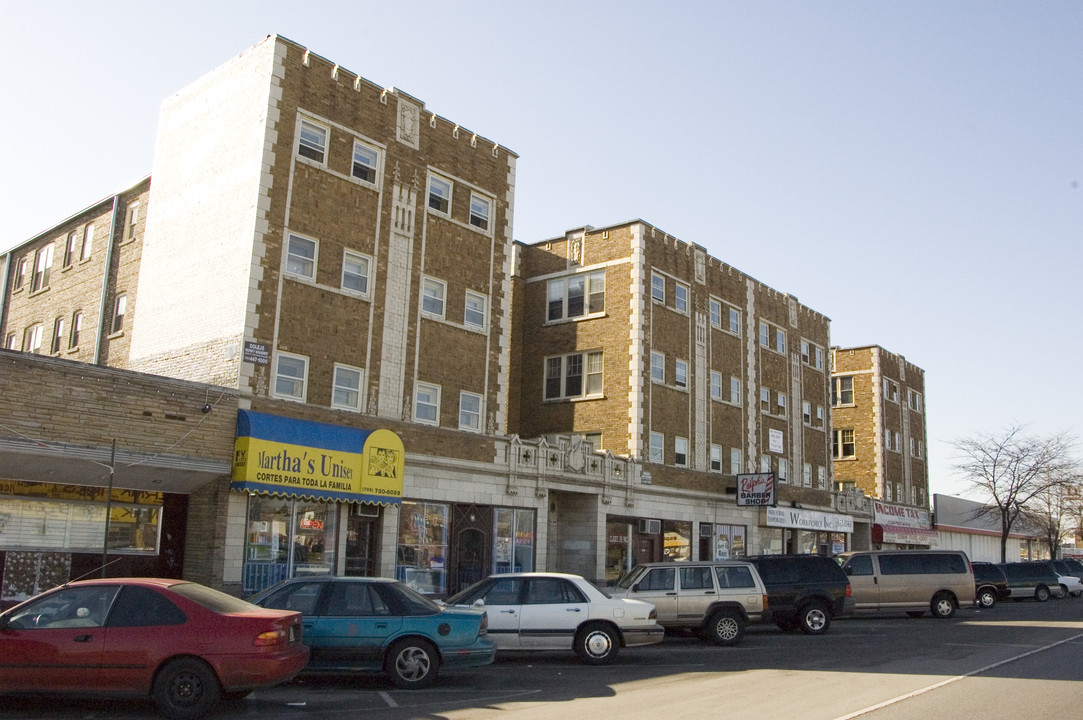 5017-5021 W Cermak Rd in Chicago, IL - Building Photo