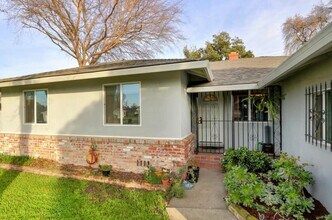 2081 Wakefield Way in Sacramento, CA - Building Photo - Building Photo