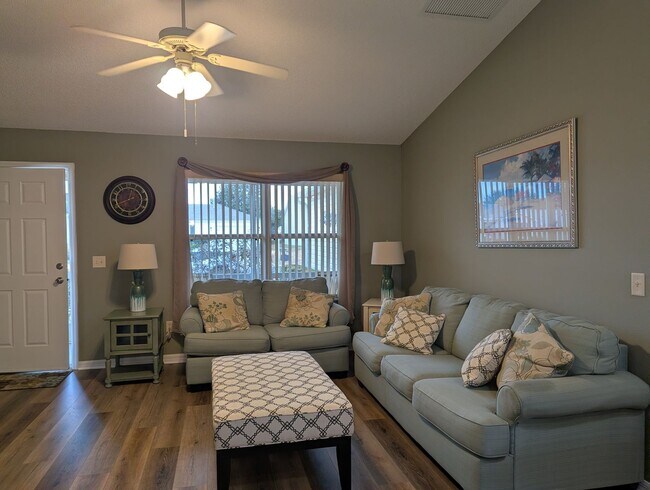 1723 Banberry Run in the Villages, FL - Building Photo - Building Photo